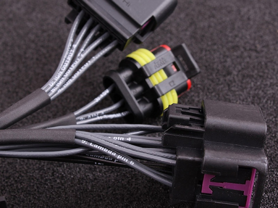 Adapter do połączenia seryjnej wiązki silnika MaxxECU 1304 Audi S2 3B z komputerami MaxxECU