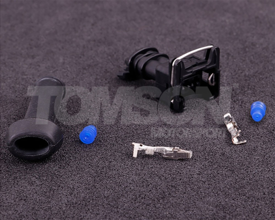 Wtyczka wtryskiwacza MaxxECU 104 Bosch JPT 2-pin z osłoną i pinami