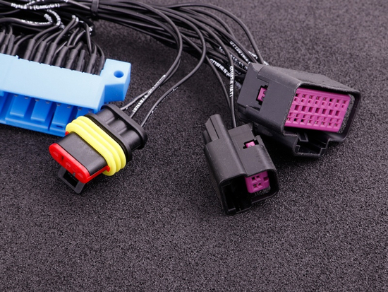 Komputer standalone MaxxECU RACE 1855 Plug-in (P&P) wersja Extra Nissan S14A/S15 SR20 (64-pin)