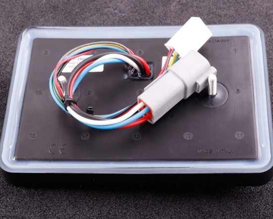 Klawiatura CAN MaxxECU 2504 multi color LED (RGB) (13 przycisków i 2 enkodery obrotowe)