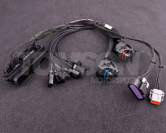 Adapter do połączenia seryjnej wiązki silnika MaxxECU 1880 Audi A3 / S3 (8L), A4 (8D, 8E, 8H), TT (8N), VW Golf IV GTI, Skoda Octavia, Seat Leon VAG 1.8T 20v (ME 7.5) z komputerami MaxxECU RACE