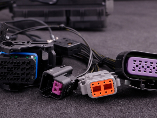 MaxxECU 1890 plugin adapter for Audi S4 2.7 turbo (ME 7.1) with MaxxECU RACE ECU's