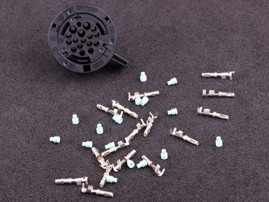 MaxxECU 2016 BMW DCT/8HP 16-pin connector