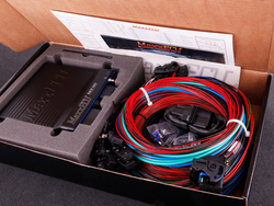 Komputer standalone MaxxECU RACE H2O 2252 (wersja premium ze złączem, wiązką, sondą szerokopasmową LSU 4.9 i akcesoriami)