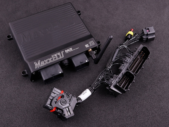 Komputer standalone MaxxECU RACE 1863 Plug-in (P&P) wersja Extra Audi A4 (AEB, AJL)